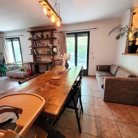 Charmante Maison Climatisee Avec Jardin Holiday home Saint-Victor-la-Coste