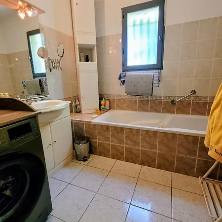 Holiday home Charmante Maison Climatisee Avec Jardin *